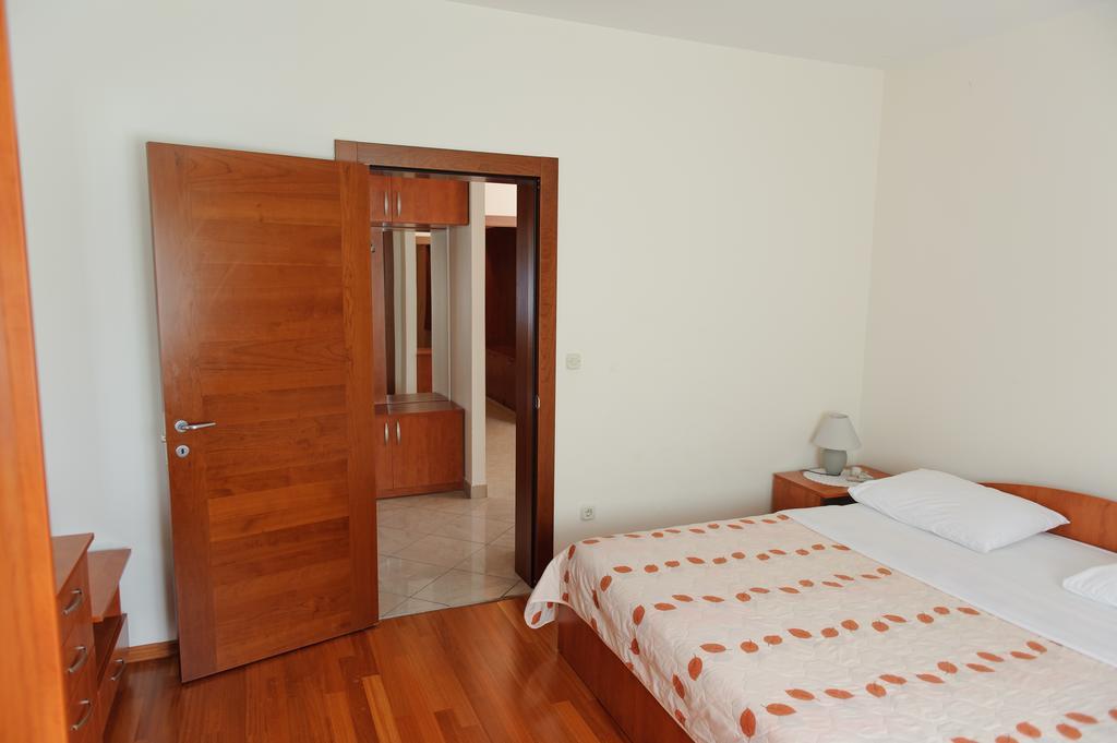 Apartment Zaratina *