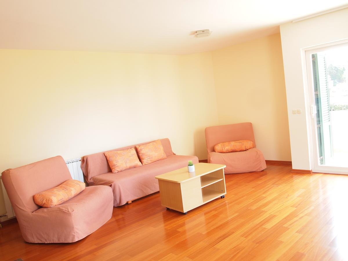Zaratina Apartment *